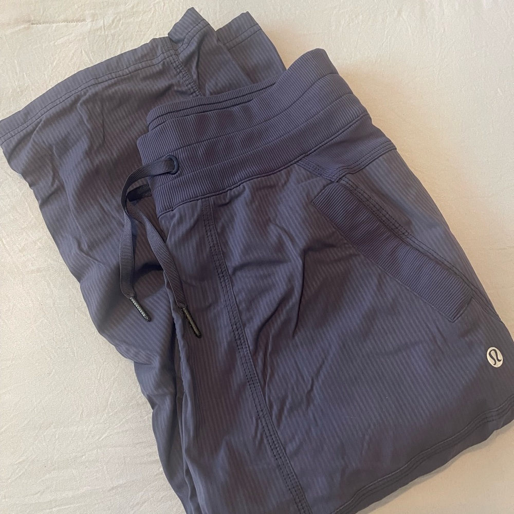 Lululemon cropped studio pants